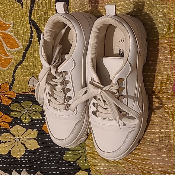 🦋5/$25 chunky runners - Picture 2 of 3